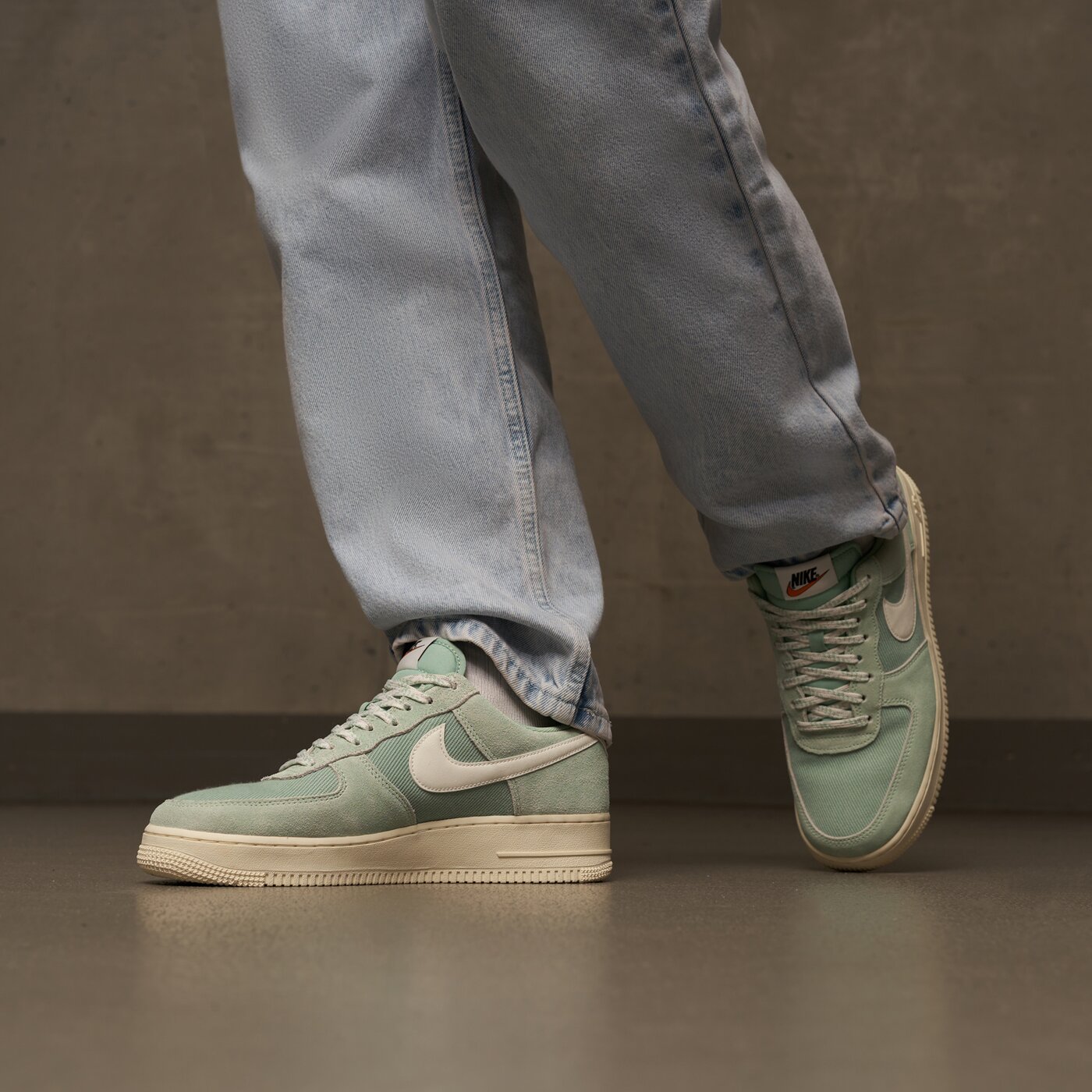 Мъжки маратонки NIKE AIR FORCE 1 '07 LV8 do9801-300 цвят зелен