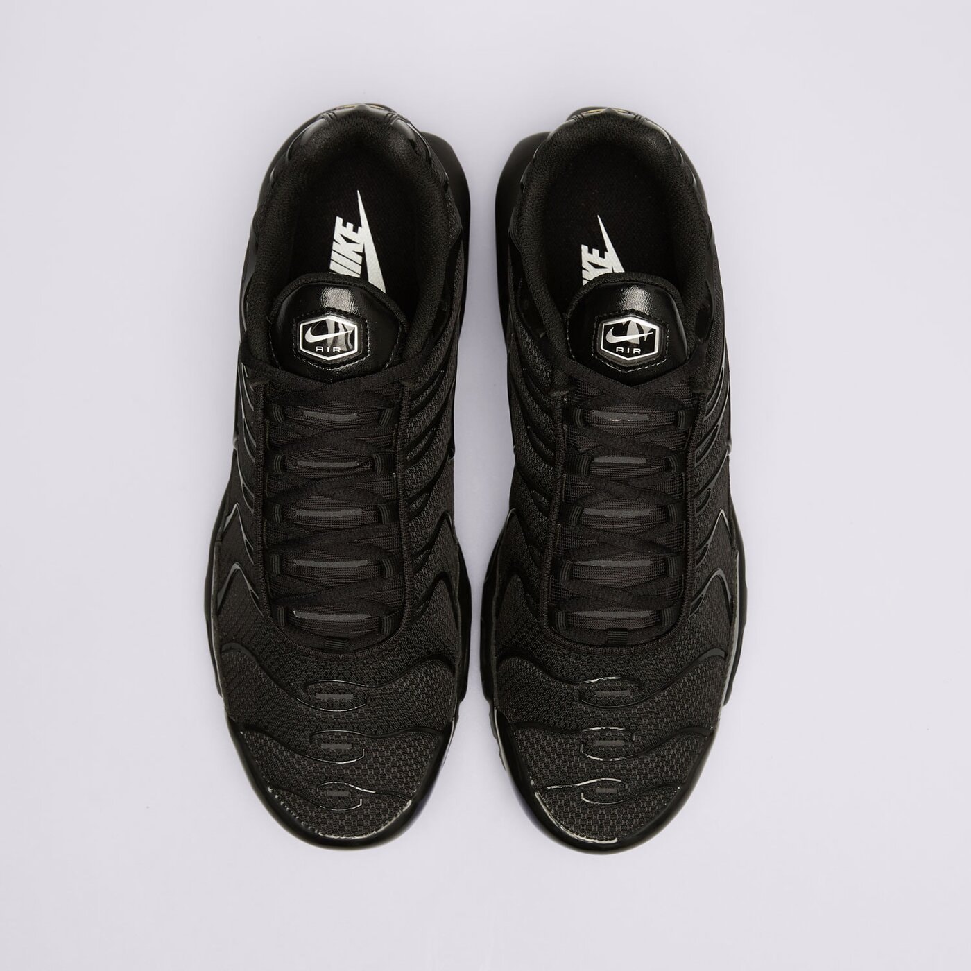 Мъжки маратонки NIKE AIR MAX PLUS 604133-050 цвят черен