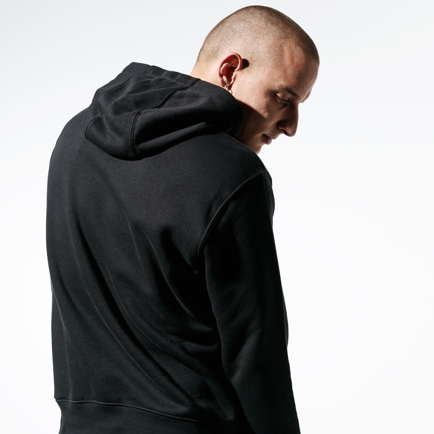 Мъжки суичър NIKE СУИТЧЪР С КАЧУЛКА SPORTSWEAR CLUB FLEECE bv2973-010 цвят черен