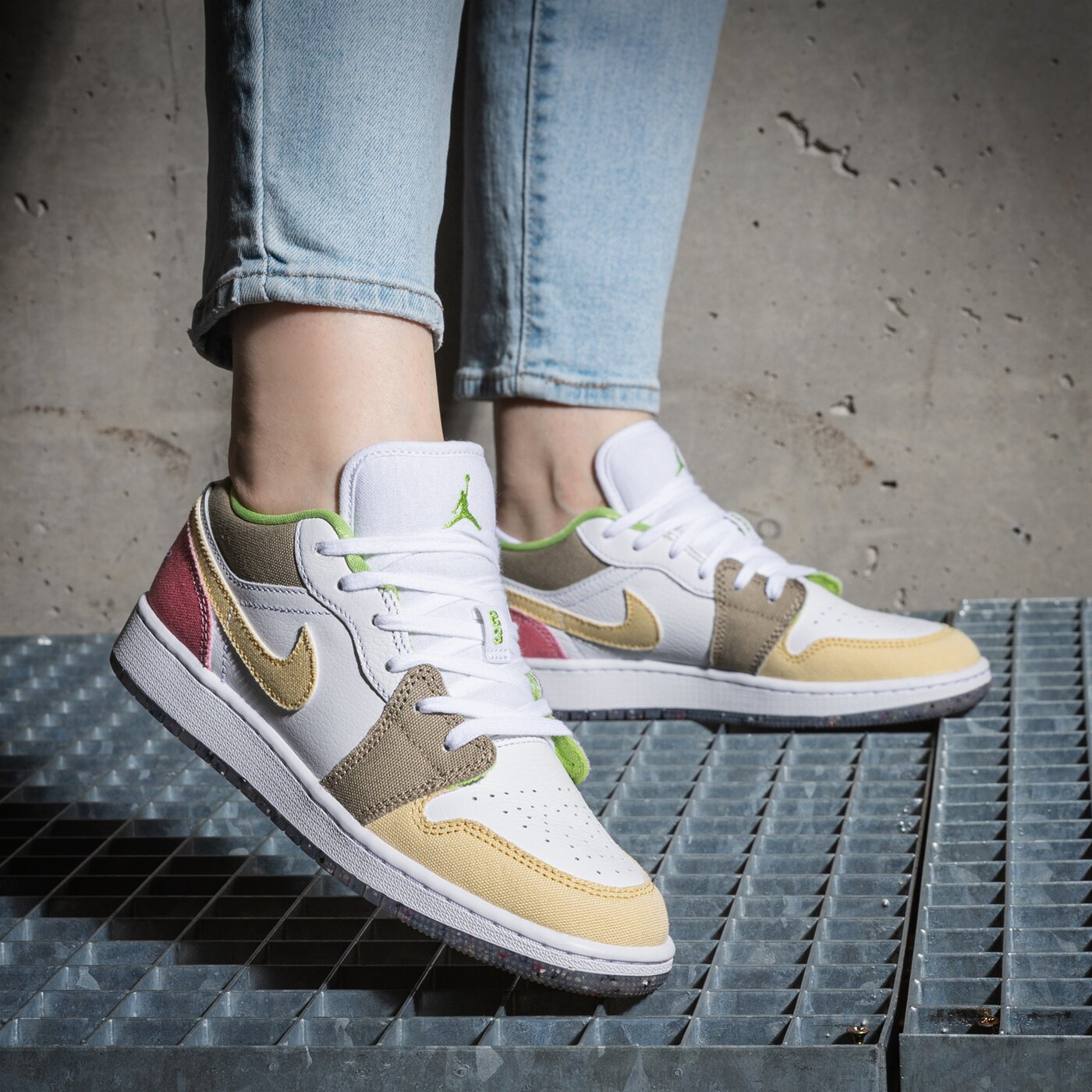 Детски маратонки AIR JORDAN 1 LOW SE (GS) dj0341-100 цвят многоцветен