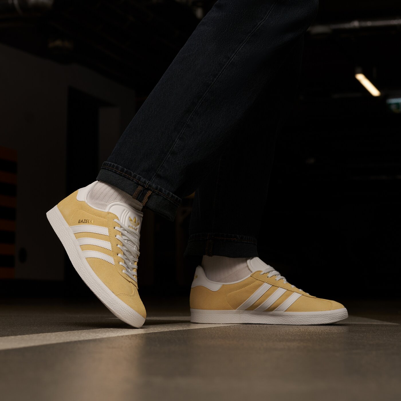 Мъжки маратонки ADIDAS GAZELLE  gx2203 цвят жълт