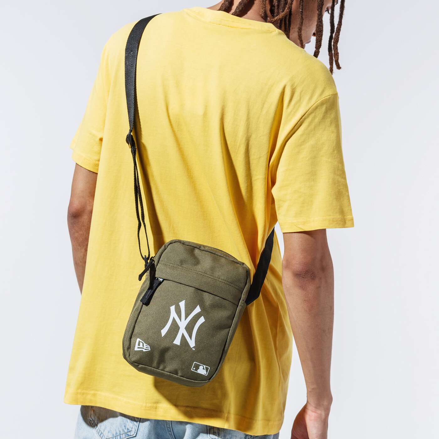 Дамски сак NEW ERA ЧАНТА MLB SIDE BAG NEW YORK YANKEES NEW YORK YANKEES 12380998 цвят каки