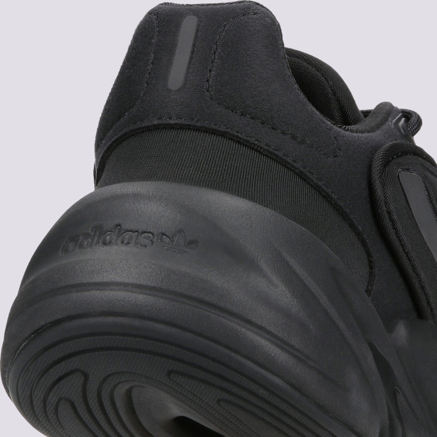 Дамски маратонки ADIDAS OZELIA h04250 цвят многоцветен