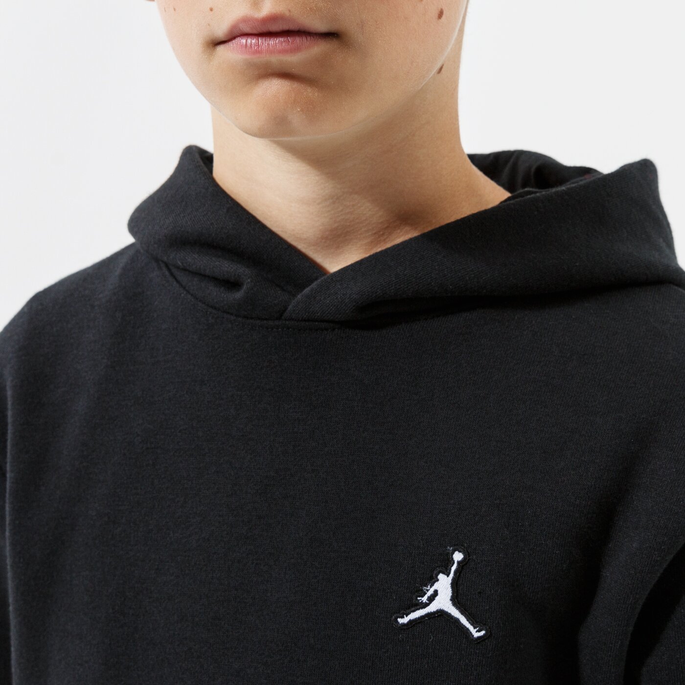 Детски суичър JORDAN СУИТЧЪР С КАЧУЛКА ESSENTIALS PO BOY 95a715-023 цвят черен