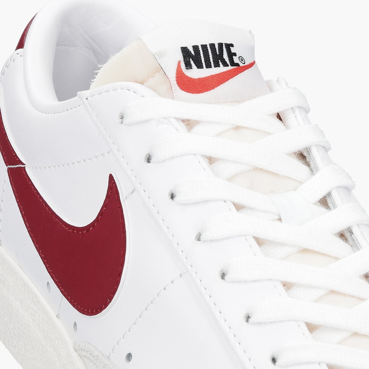 Мъжки маратонки NIKE BLAZER LOW '77 VINTAGE da6364-102 цвят бял