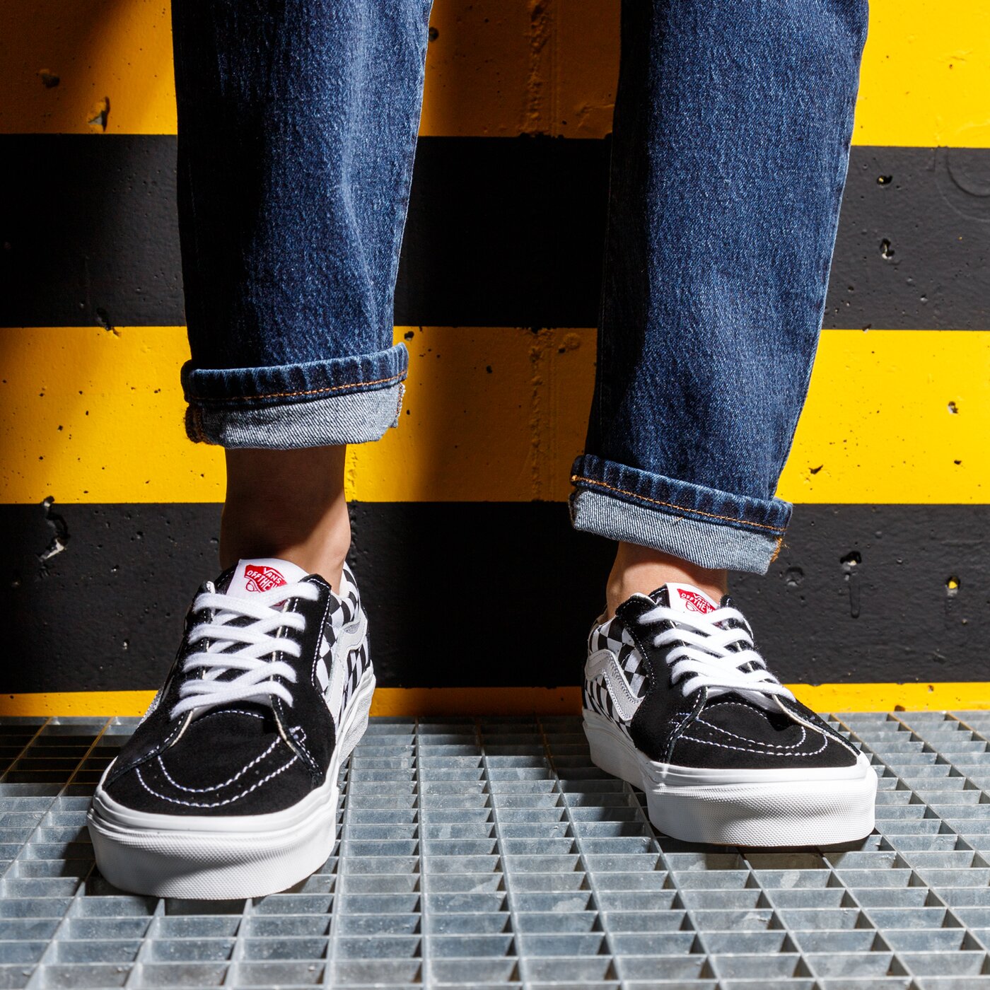 Дамски маратонки VANS UA SK8-LOW vn0a4uuk4w71 цвят черен