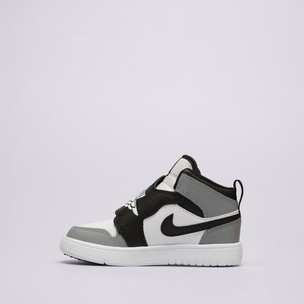 Детски маратонки SKY JORDAN  bq7197-102 цвят сив