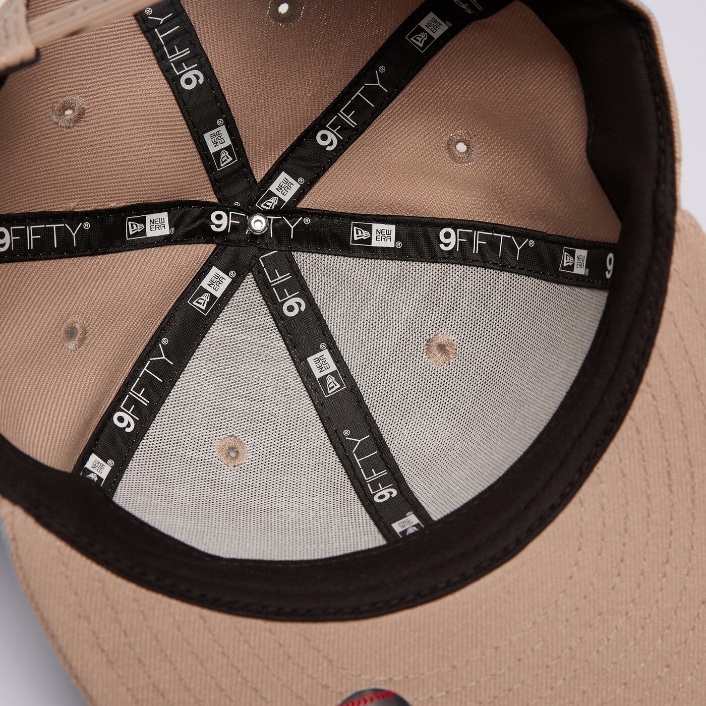 Дамска шапка с козирка NEW ERA ШАПКА REPREVE 950 NYY NEW YORK YANKEES 60435186 цвят кафяв