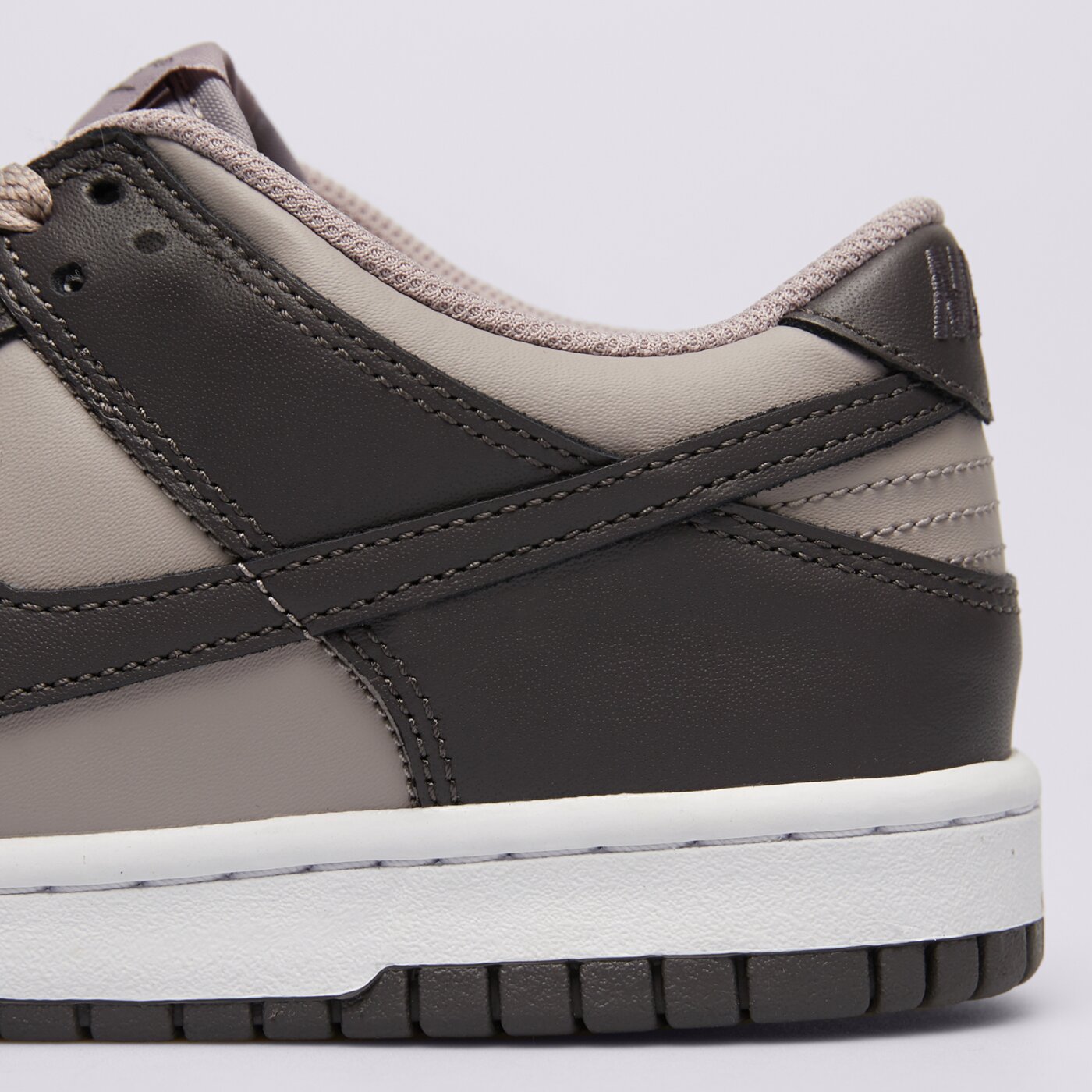 Детски маратонки NIKE DUNK LOW BG fb9109-203 цвят кафяв