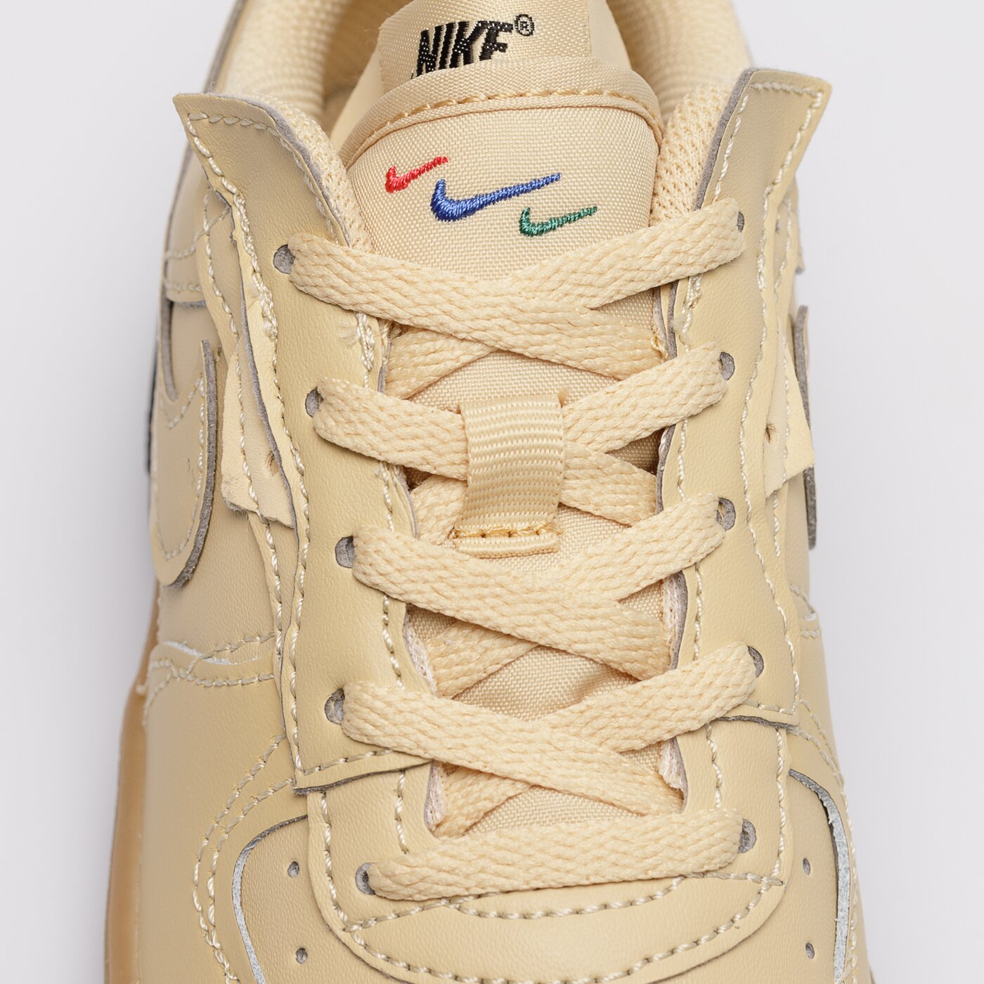 Детски маратонки NIKE AIR FORCE 1 FONTANKA  do6146-200 цвят бежов