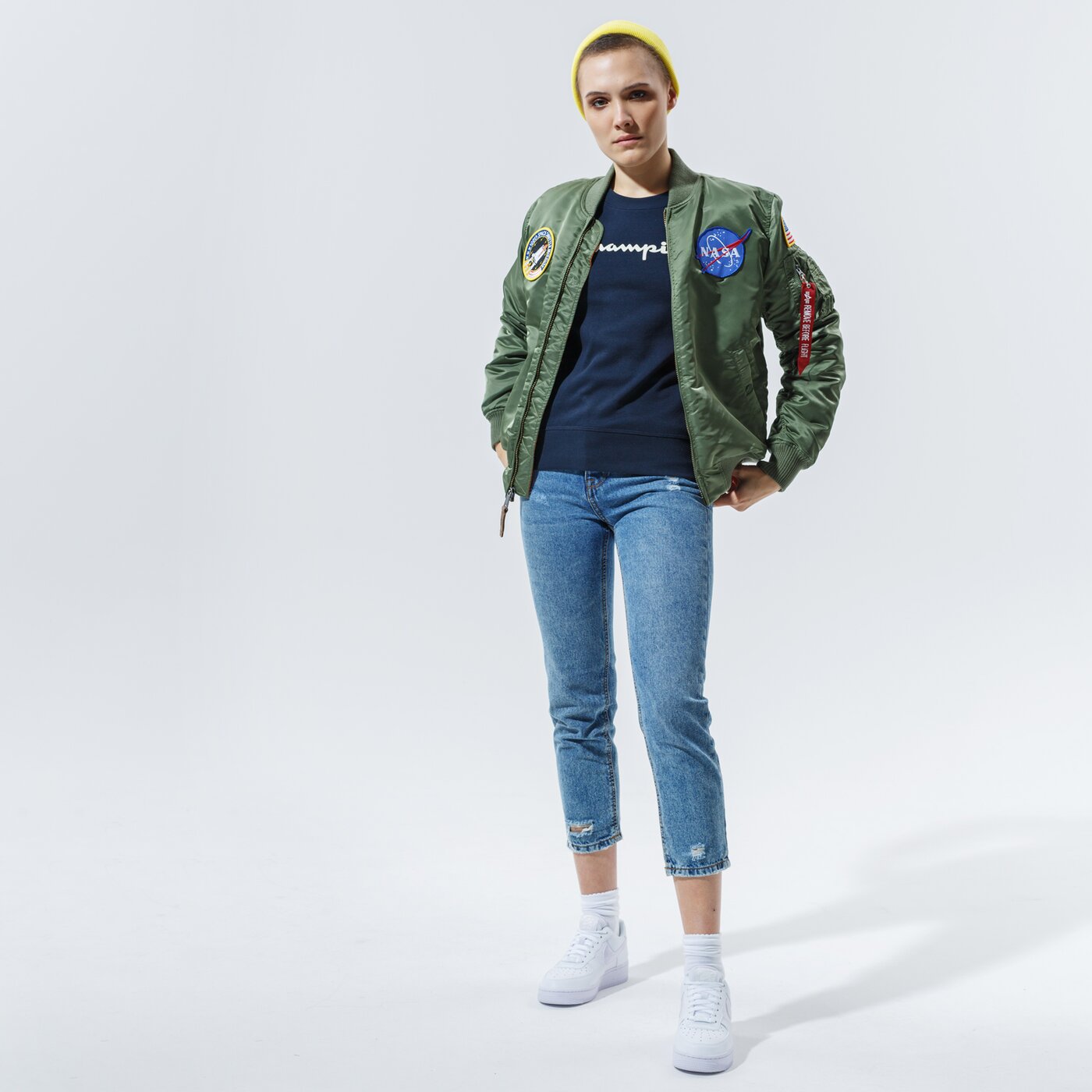 Дамски суичър CHAMPION СУИТЧЪР CREWNECK SWEATSHIRT 113210bs501 цвят тъмносин