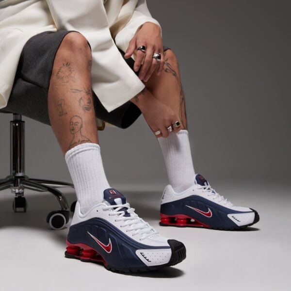 Мъжки маратонки NIKE SHOX R4 hq1988-400 цвят бял