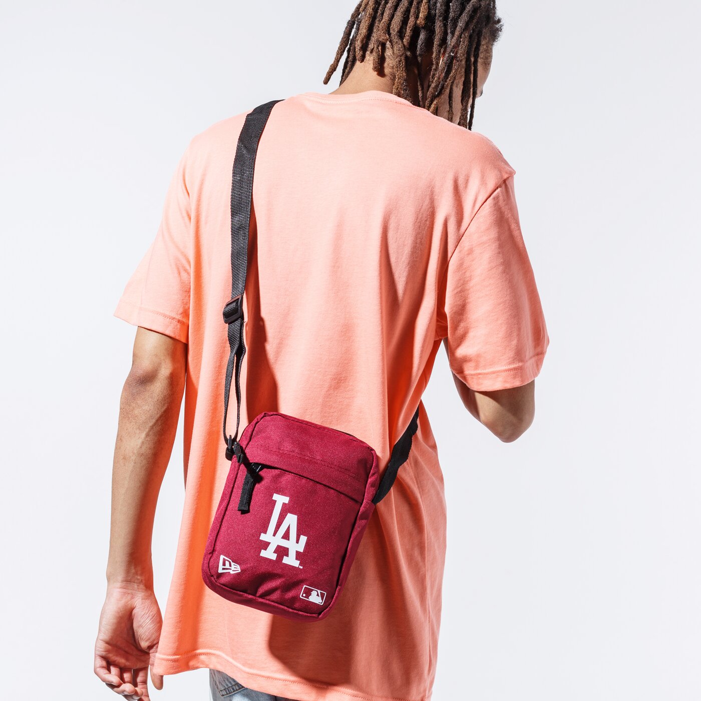 Дамски сак NEW ERA ЧАНТА MLB SIDE BAG LOS ANGELES DODGERS LOS ANGELES D 12381002 цвят бордо