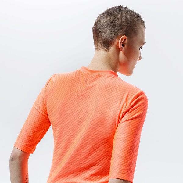Дамска тениска NIKE ТЕНИСКА SPORTSWEAR ICON CLASH cz8176-854 цвят оранжев