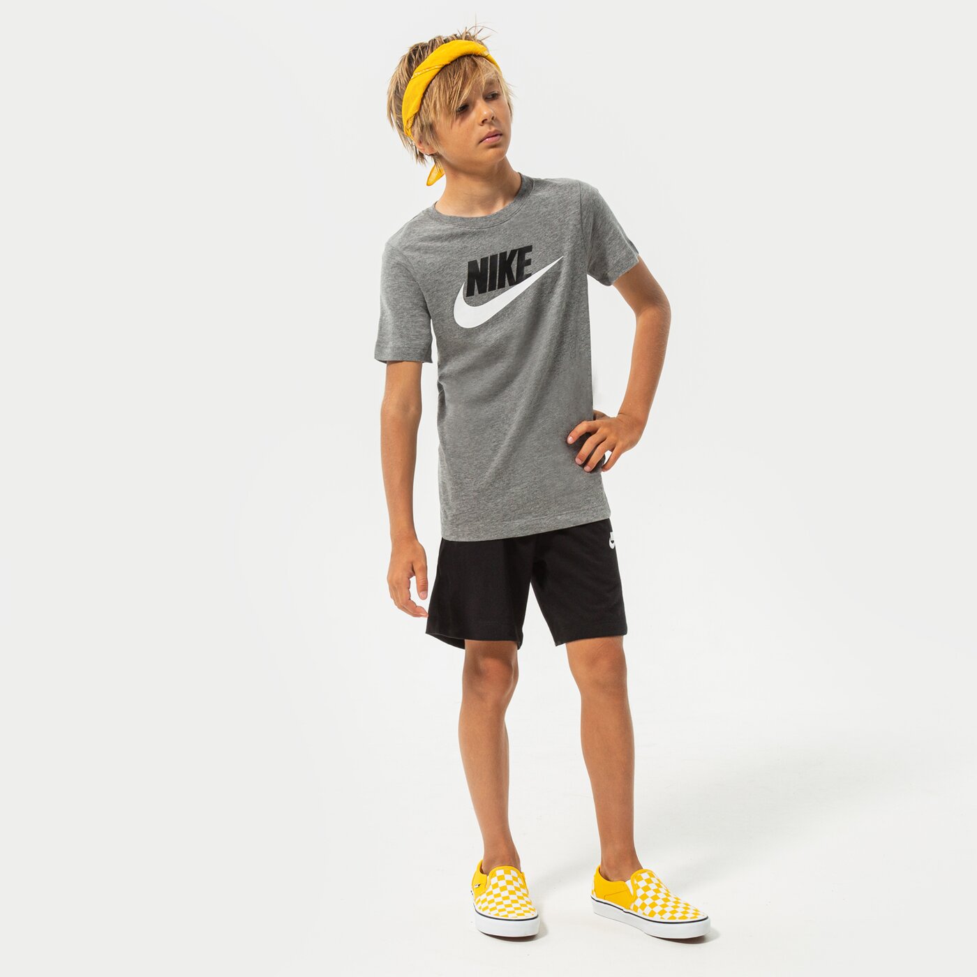 Детска тениска NIKE ТЕНИСКА NIKE SPORTSWEAR BOY ar5252-091 цвят сив