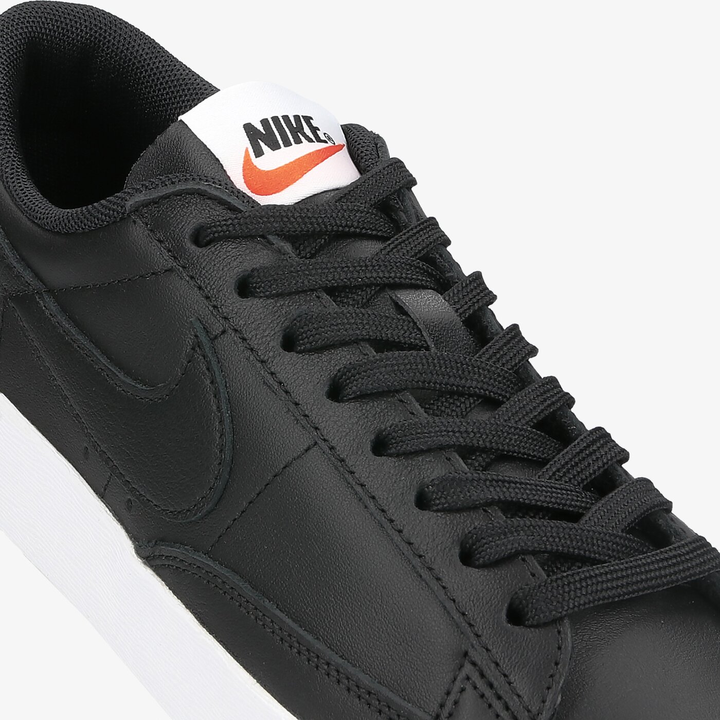 Дамски маратонки NIKE BLAZER LOW LE av9370-001 цвят черен
