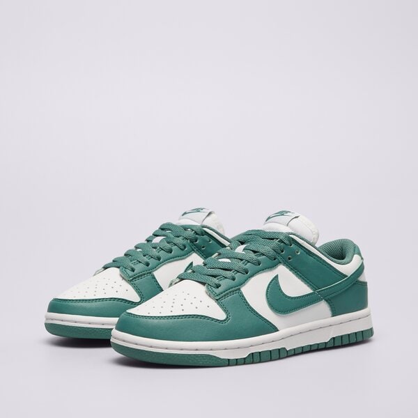 Дамски маратонки NIKE DUNK LOW dd1873-107 цвят бял