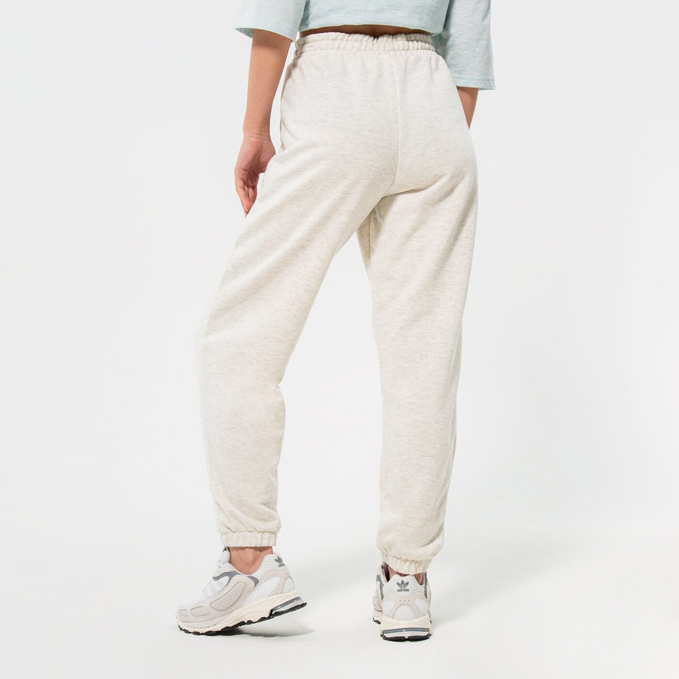 Дамски панталони NEW BALANCE ПАНТАЛОНИ NB ESSENTIALS BALANCED SWEATPANT wp21554sah цвят сив