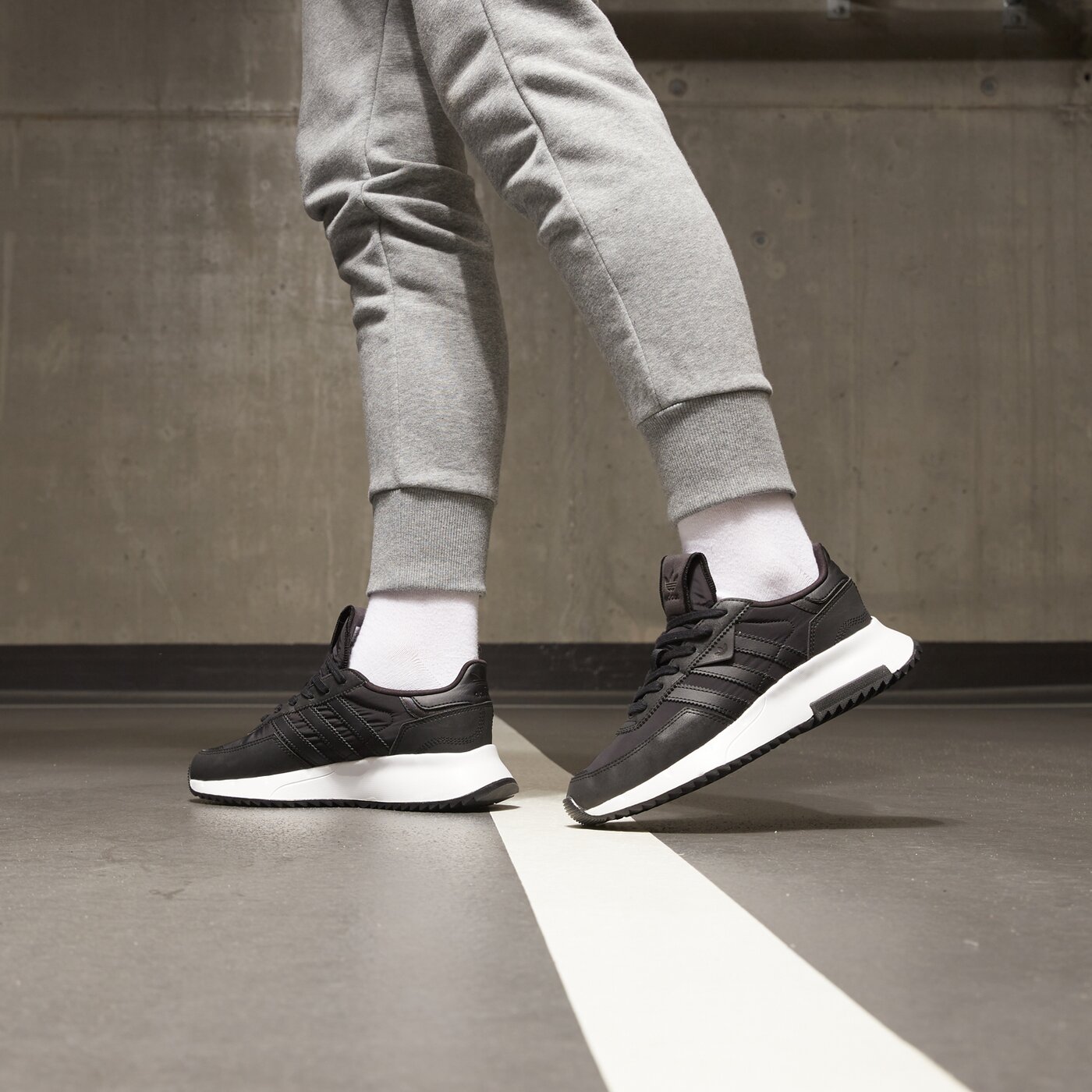 Детски маратонки ADIDAS RETROPY F2 J gw3312 цвят черен