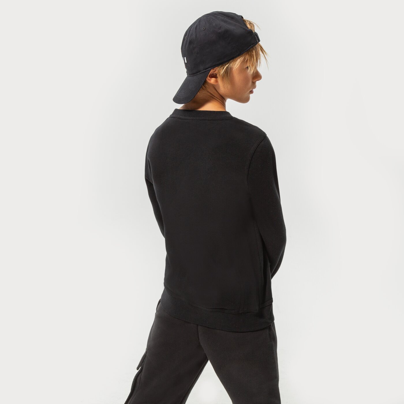 Детски суичър NIKE СУИТЧЪР B NSW CLUB CREW BB BOY dv1234-010 цвят черен