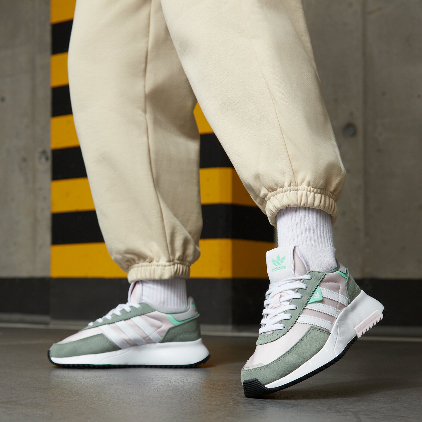 Детски маратонки ADIDAS RETROPY F2 J hq1534 цвят многоцветен