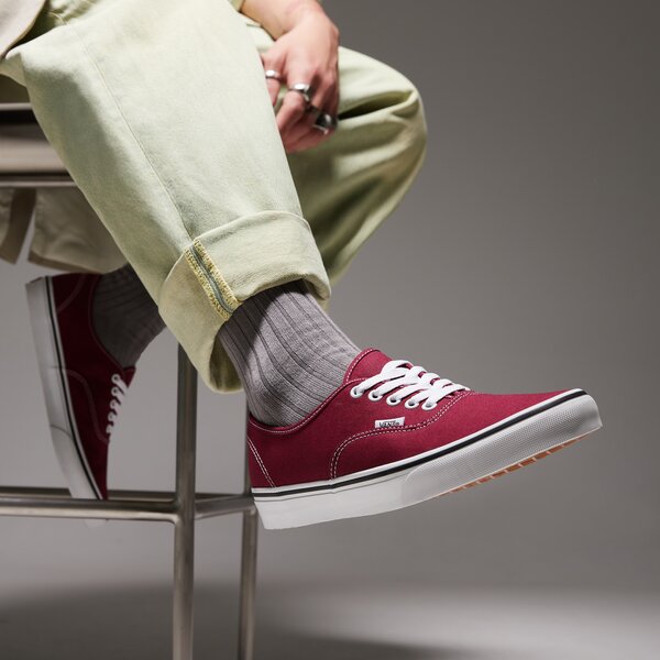 Мъжки маратонки VANS AUTHENTIC  vn000bw5zcf цвят бордо