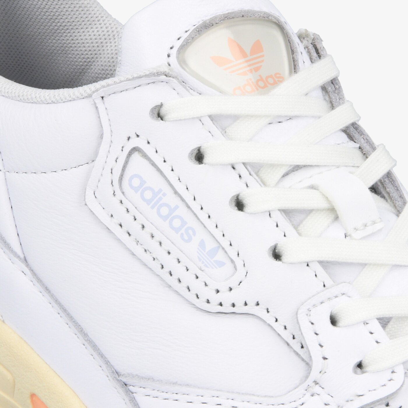 Дамски маратонки ADIDAS FALCON W eg8141 цвят бял