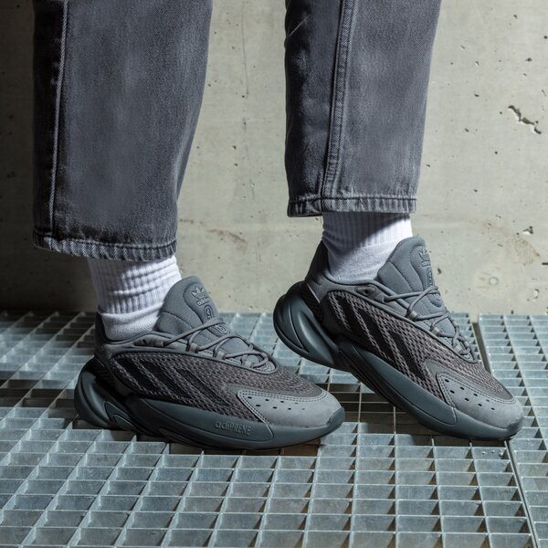 Дамски маратонки ADIDAS OZELIA gx3254 цвят черен