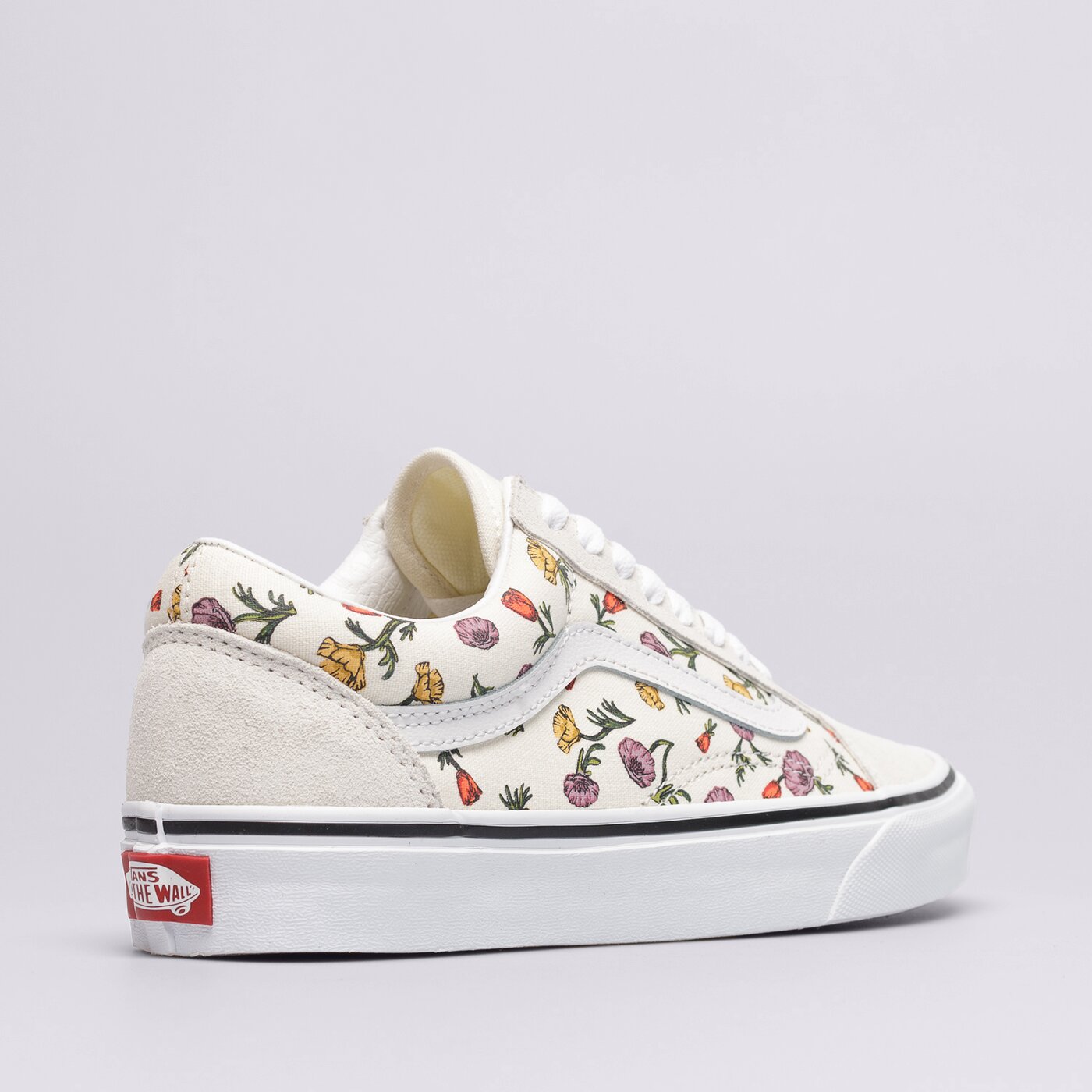 Дамски маратонки VANS UA OLD SKOOL vn0a5krscrm1 цвят бял