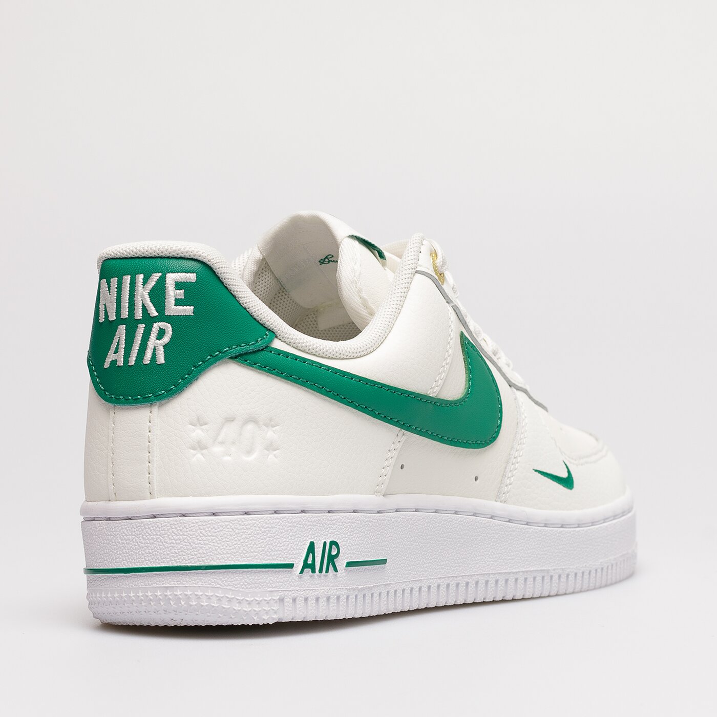 Дамски маратонки NIKE WMNS AIR FORCE 1 '07 SE XCAT dq7582-101 цвят бежов
