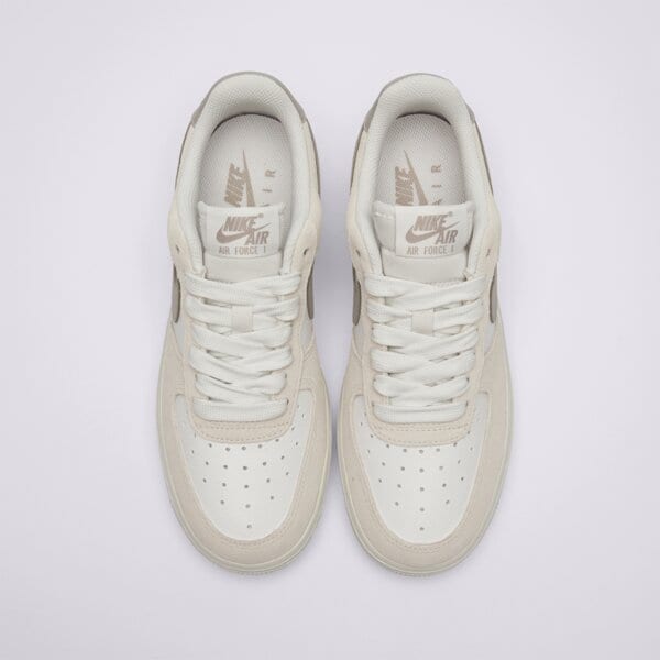 Дамски маратонки NIKE W AIR FORCE 1 LO SR ii7650-121 цвят бежов