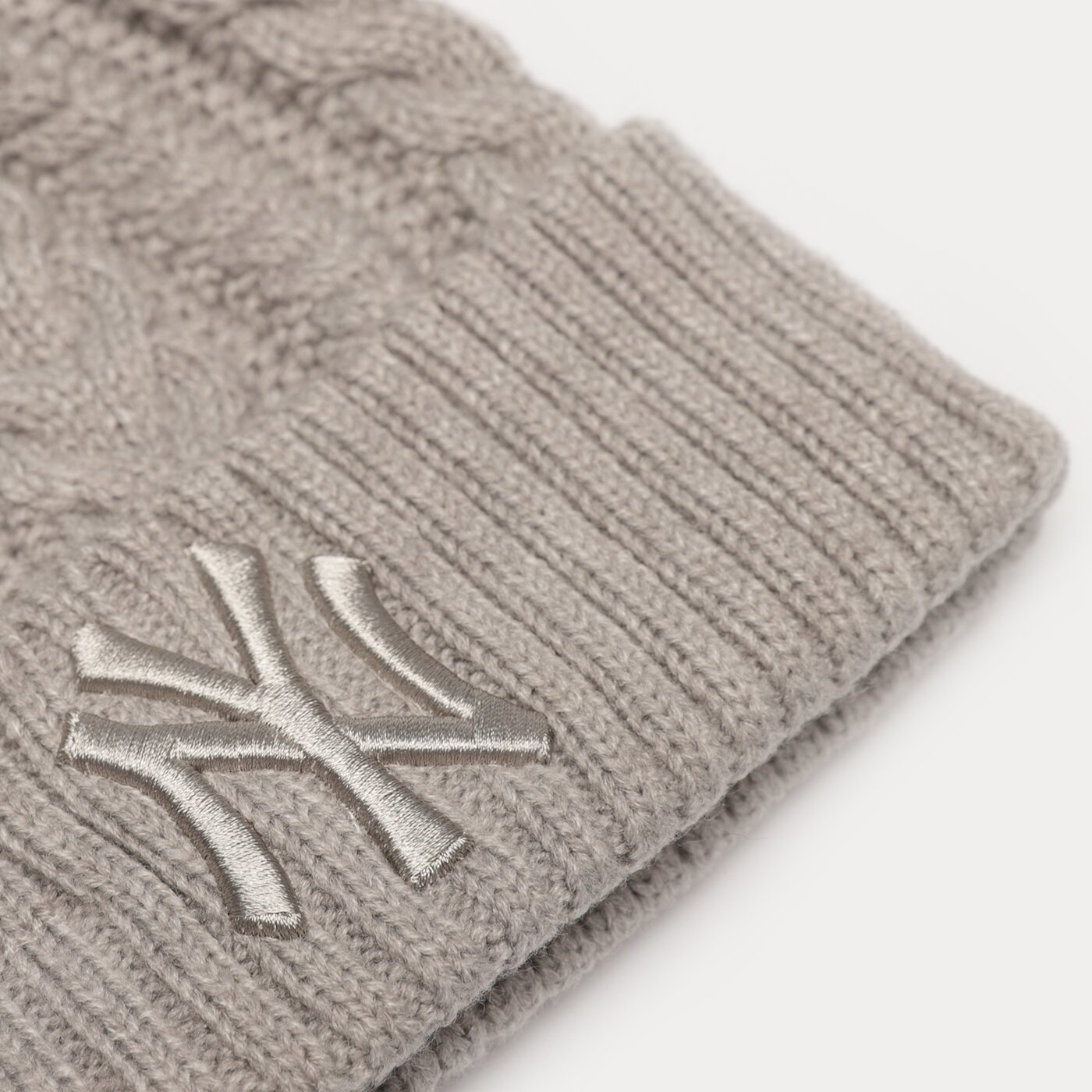 Дамска зимна шапка NEW ERA ШАПКА WMNS DOUBLE POM NYY HGR NEW YORK YANKEES HGR 60284834 цвят сив