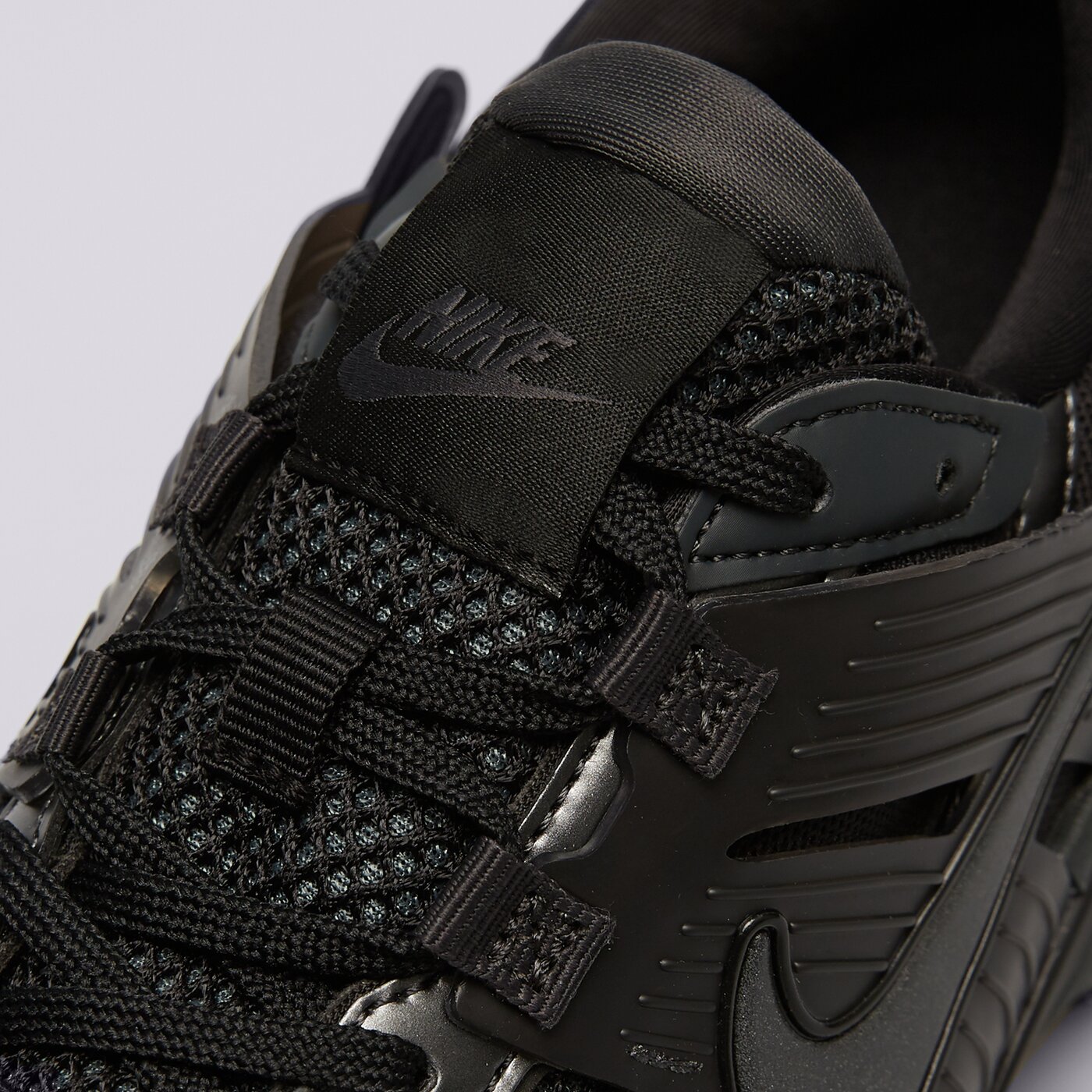 Мъжки маратонки NIKE V2K RUN  hj4497-001 цвят черен