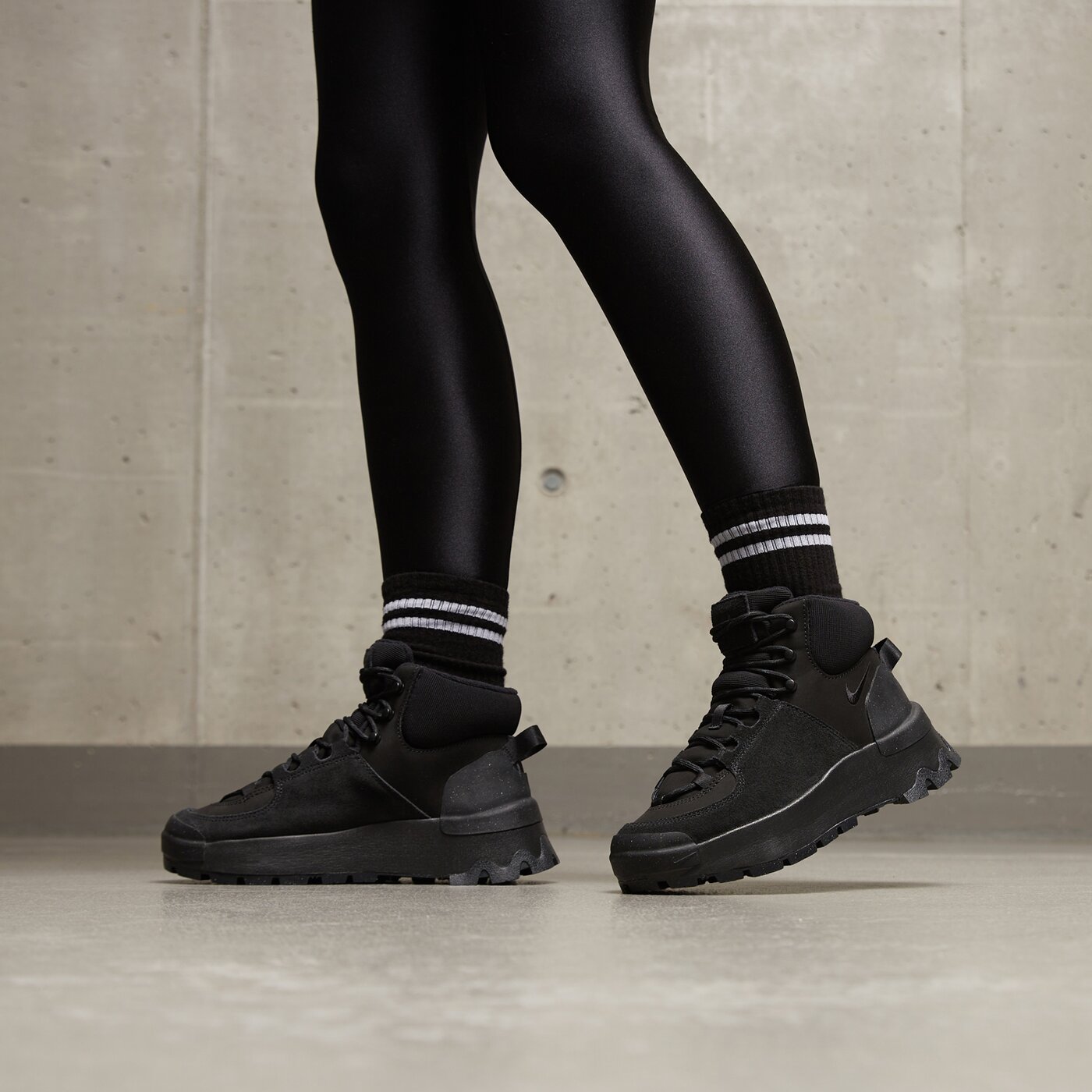 新品NIKE CITY CLASSIC BOOT 24.5㎝DQ5601-003 WMNS) Nike City Classic Boots 'Black Anthracite' DQ5601-003