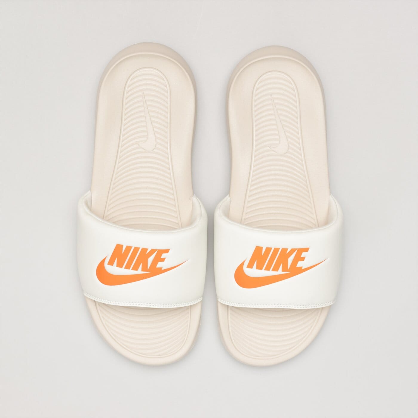 Мъжки чехли и сандали NIKE VICTORI ONE cn9675-108 цвят бежов