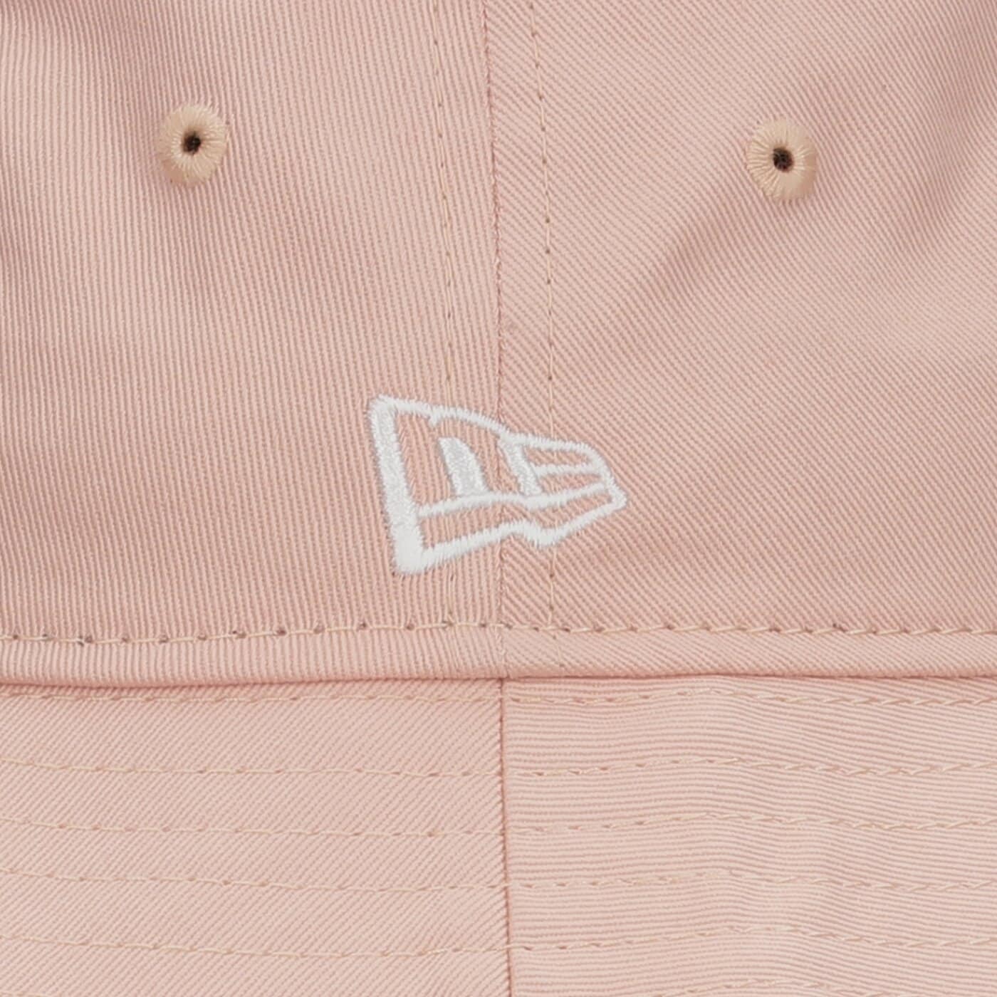  NEW ERA ИДИОТКА WMNS NE ESS BUCKET BSK NEW ERA BSK 60222498 цвят коралов