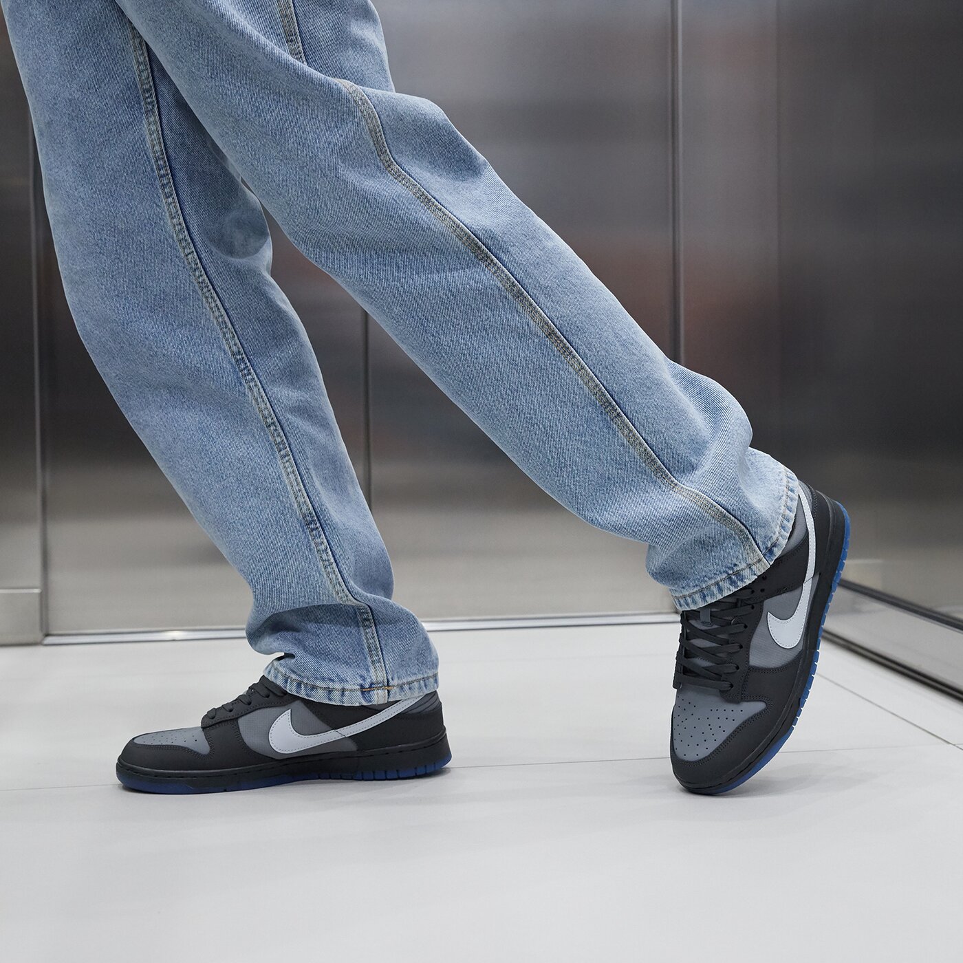 Мъжки маратонки NIKE DUNK LOW fv0384-001 цвят сив