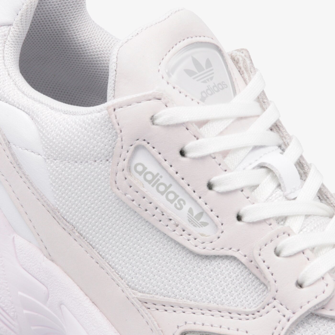 Дамски маратонки ADIDAS FALCON W b28128 цвят бял