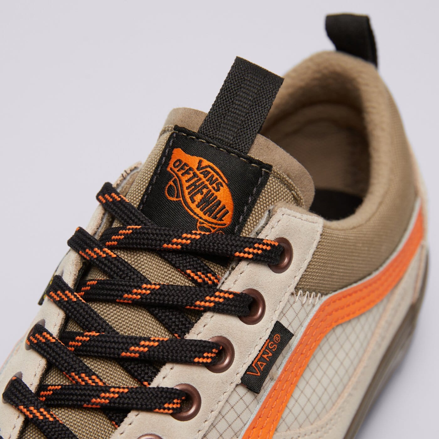 Мъжки маратонки VANS MTE OLD SKOOL WATERPROOF INSULATED vn000dazf881 цвят бежов