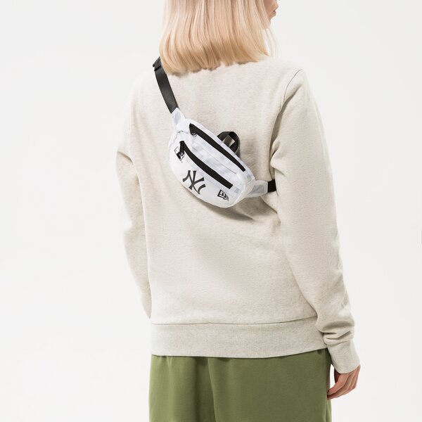 Дамска чанта за кръст NEW ERA ЧАНТА MLB MICRO WAIST BAG NYY WHT NEW YORK YANKEES W 60240079 цвят бял