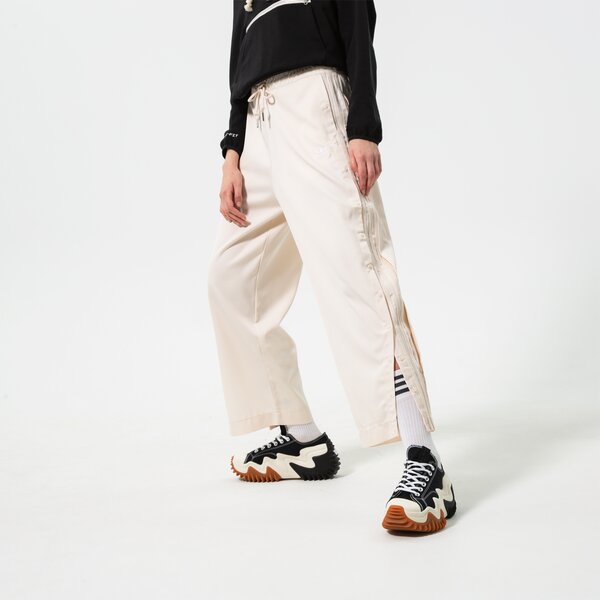 Дамски панталони ADIDAS ПАНТАЛОНИ RELAXED PANT hf2009 цвят бежов