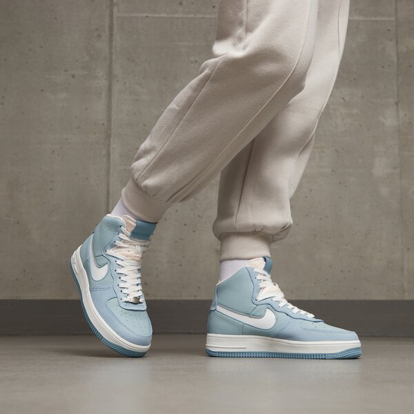 Дамски маратонки NIKE AIR FORCE 1 SCULPT dq9325-300 цвят син