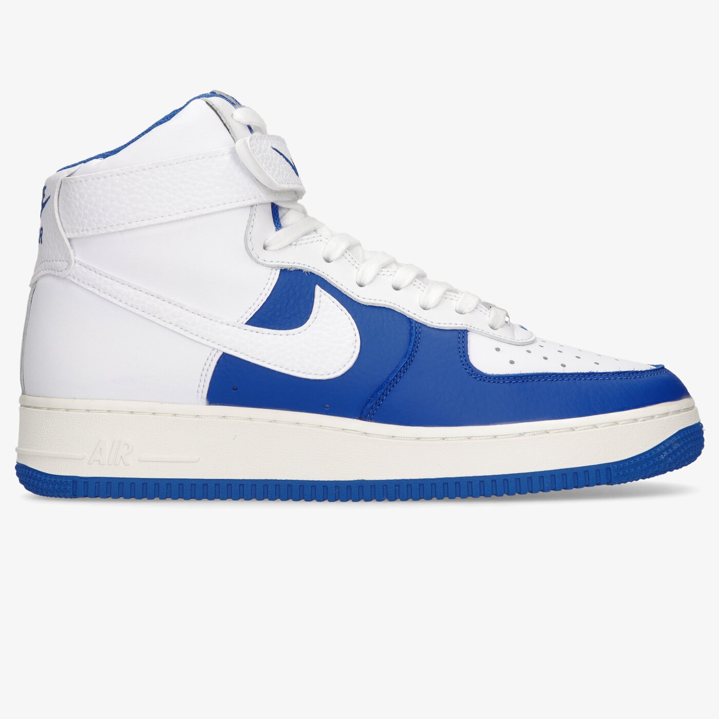 Мъжки маратонки NIKE AIR FORCE 1 HIGH '07 LV8 EMB dc8870-100 цвят бял