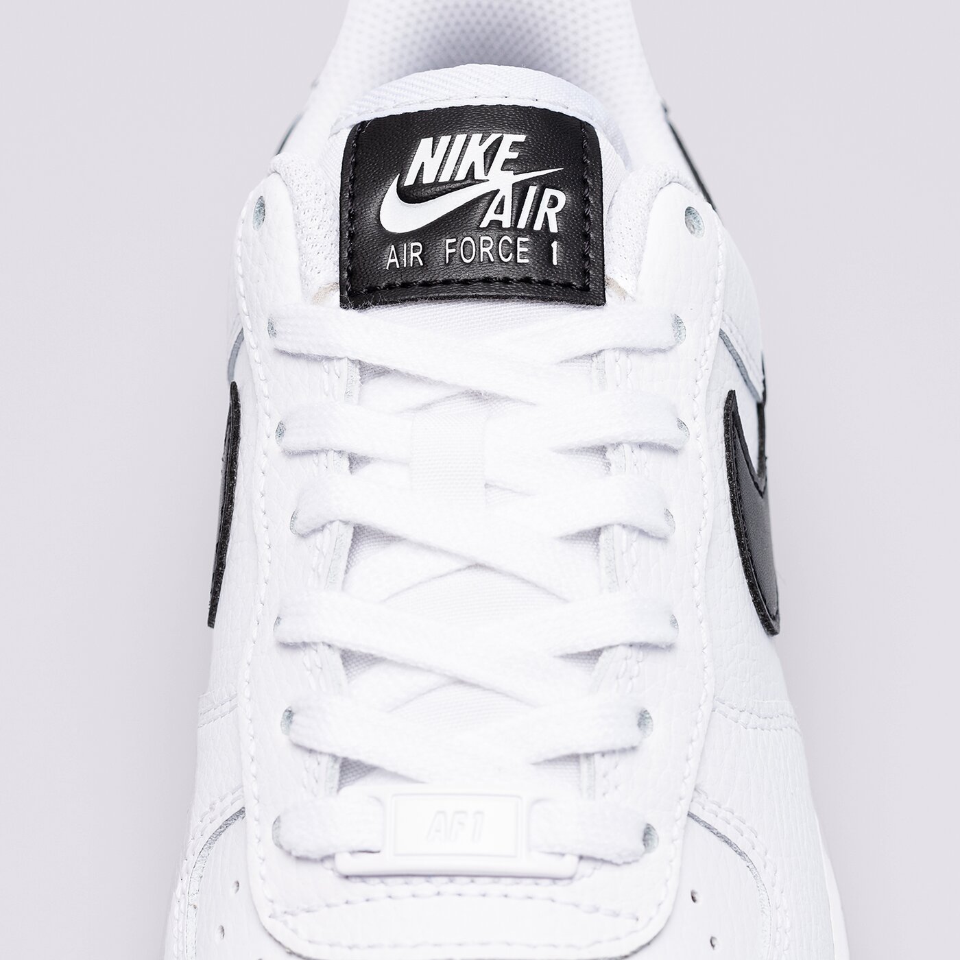 Дамски маратонки NIKE AIR FORCE 1 '07  dd8959-103 цвят бял