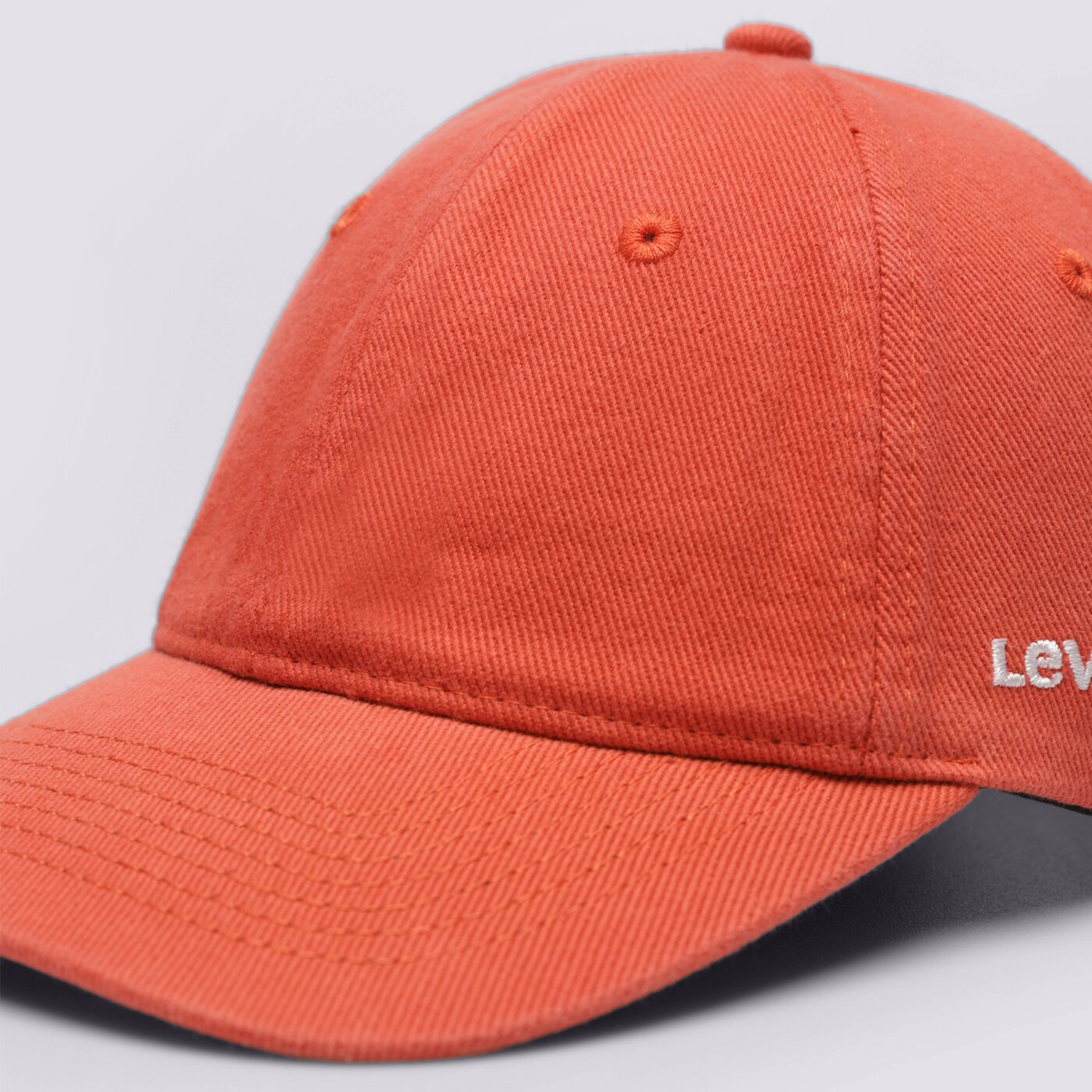 Дамска шапка с козирка LEVI'S ШАПКА ESSENTIAL CAP d75890006 цвят червен