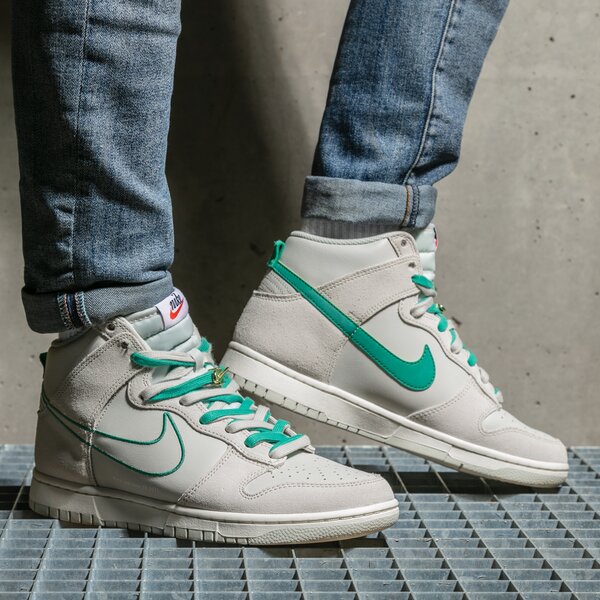 Мъжки маратонки NIKE DUNK HIGH SE dh0960-001 цвят бежов