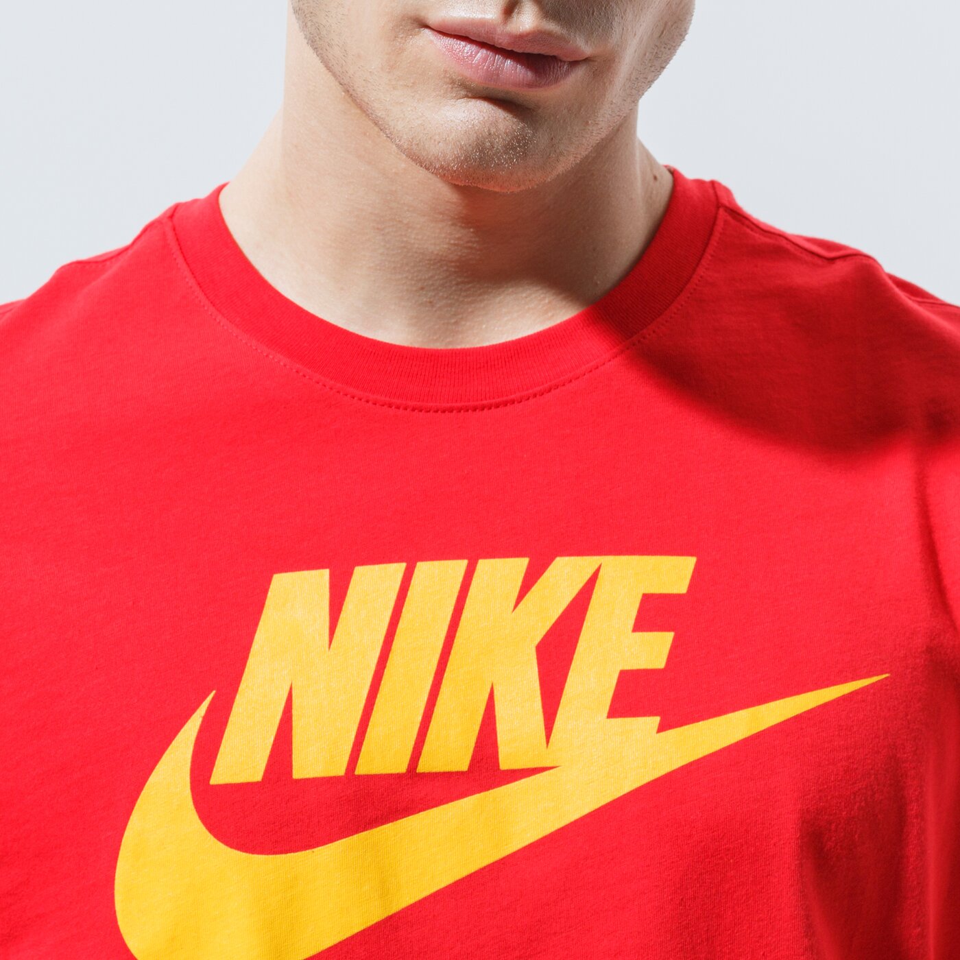 Мъжка тениска NIKE ТЕНИСКА SPORTSWEAR ar5004-659 цвят червен