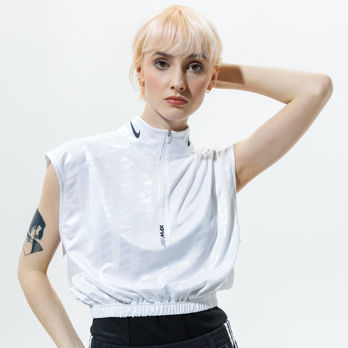 Дамска тениска NIKE ТЕНИСКА SPORTSWEAR cz8288-100 цвят бял