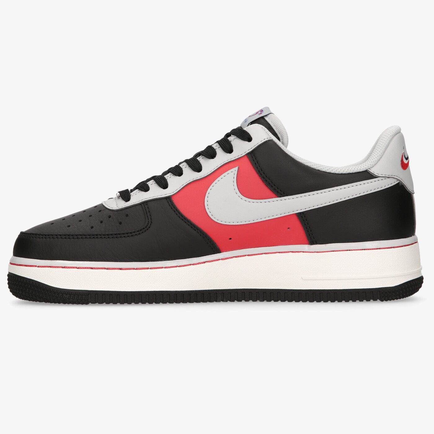 Мъжки маратонки NIKE AIR FORCE 1 '07 LV8 EMB dc8874-001 цвят черен