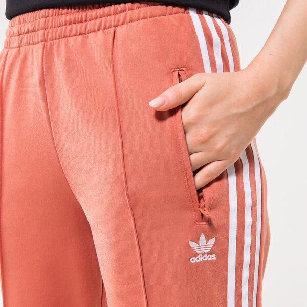 Дамски панталони ADIDAS ПАНТАЛОНИ FIREBIRD TP PB hn5898 цвят кафяв